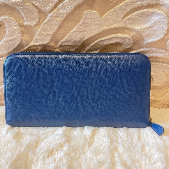 PRADA BLUE BOW ZIPPY WALLET - Picture 3 of 3